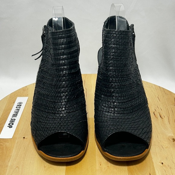 Paul Green Womens Peep-Toe Black Embossed Leather Ankle Side Zip Booties - 7.5‎ - Picture 2 of 10